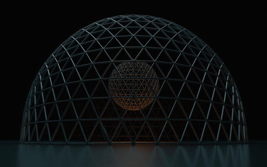 Cúpula geodésica de estructura fina que envuelve un núcleo luminoso.
